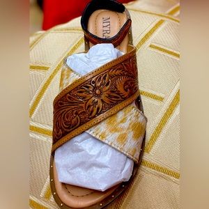 Myra sandals, brand new, beautiful print